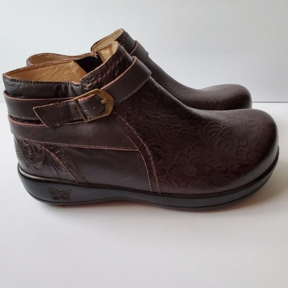 New Alegria Dylan Molasses Tooled Boots